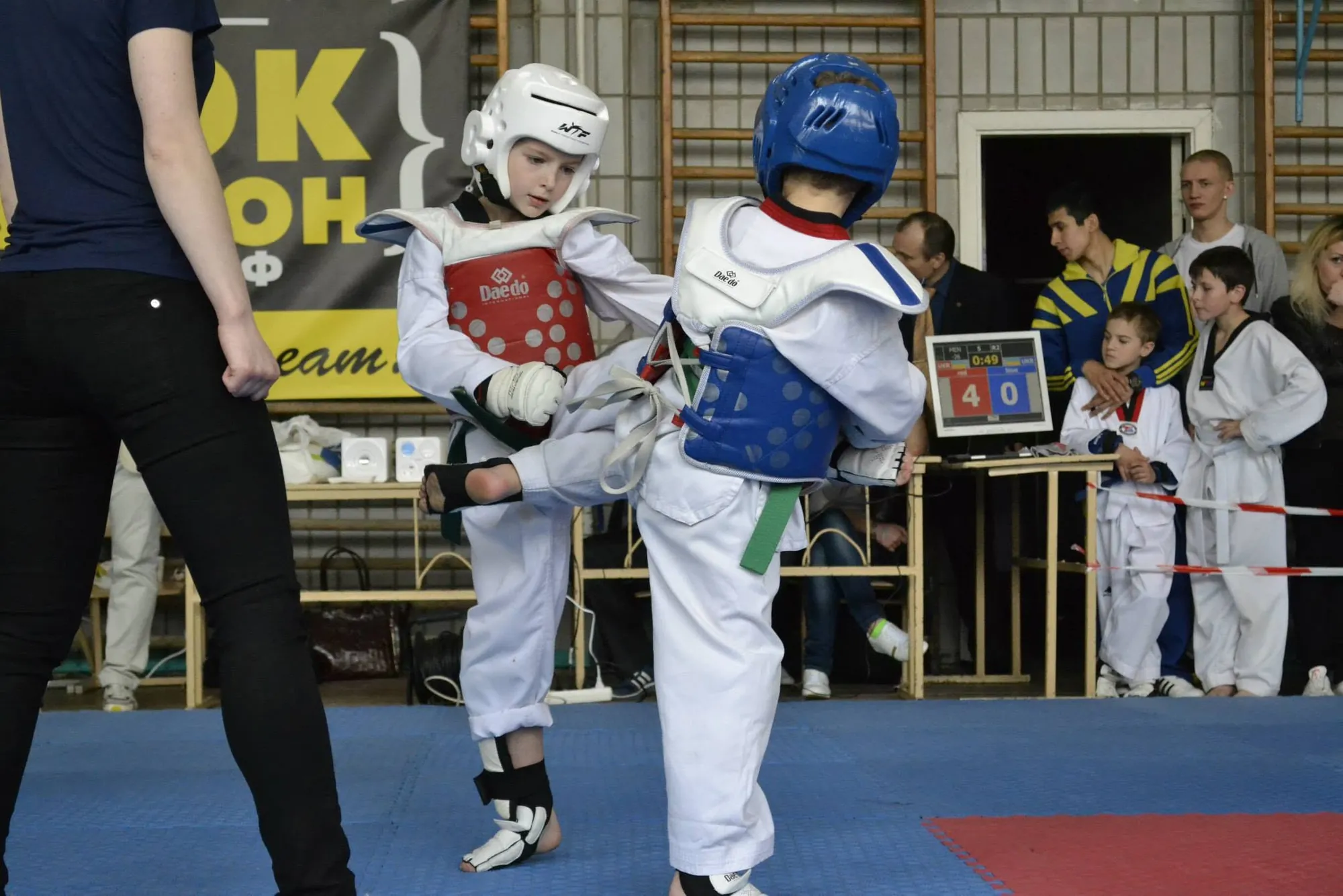 Юні спортсмени під час поєдинку на Кубку Київ-Квон