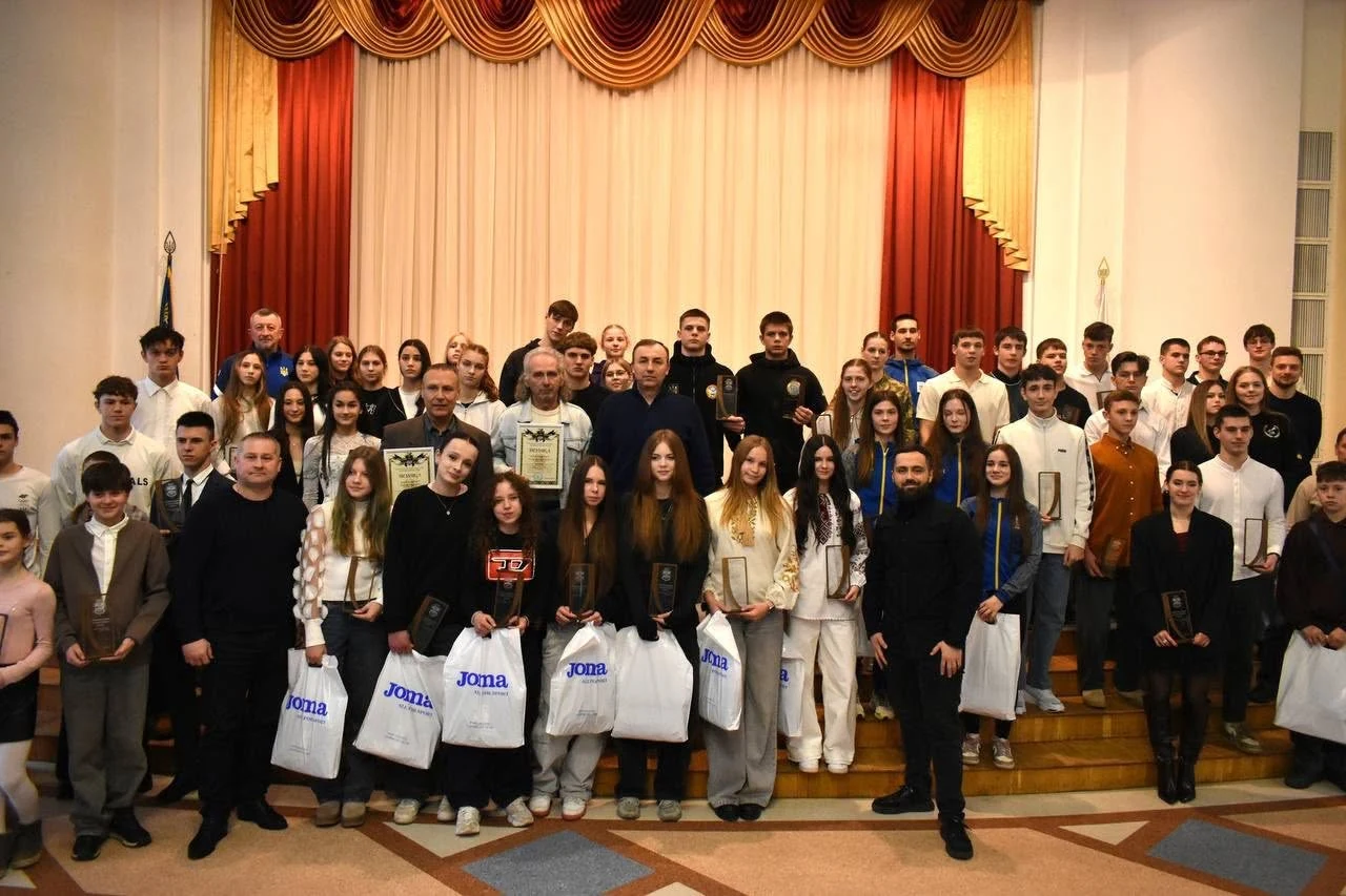 Спільне фото учасників нагородження найкращих спортсменів Оболонського району за підсумками 2025 року, 3 березня 2026 року